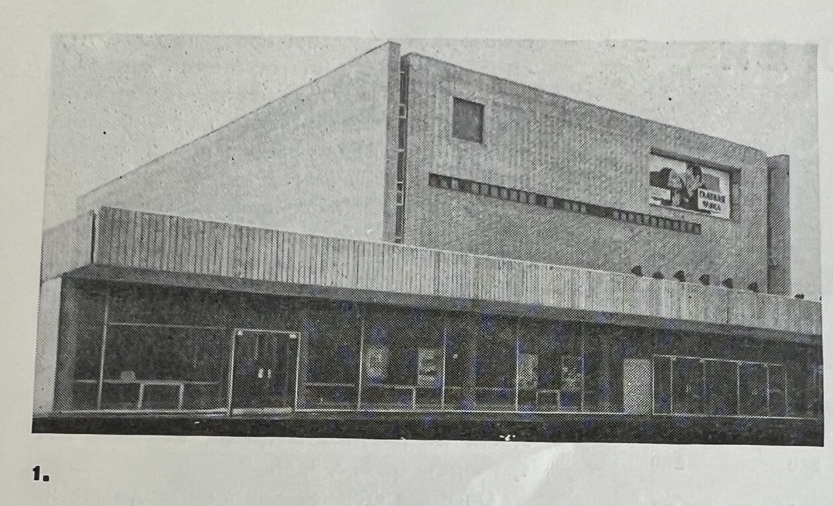 Кинотеатр "Волга". Из журнала "Строительство и архитектура Москвы" за 1969 год (№6).