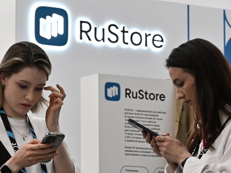    Закон об обязательной установке RuStore и стоимость складных Galaxy Z Flip7 и Fold7. Главное за неделю