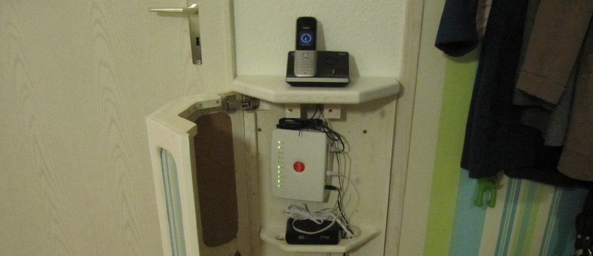 Роутер стоит «где попало». Источник: pinterest.com