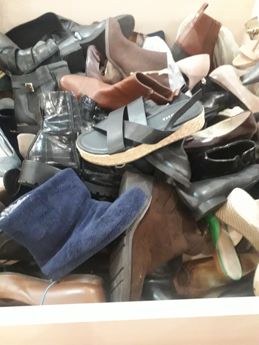 Контейнер с обувью