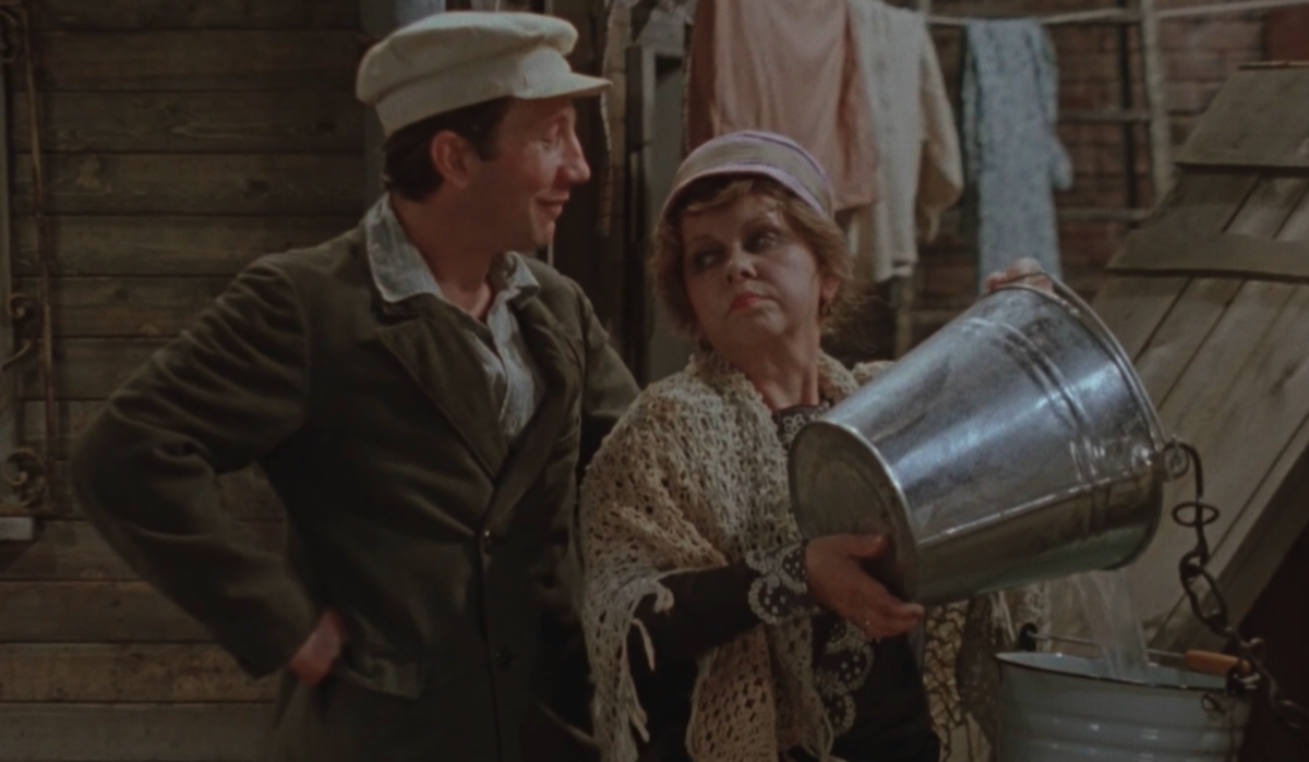    Кадр из фильма СССР "12 стульев"