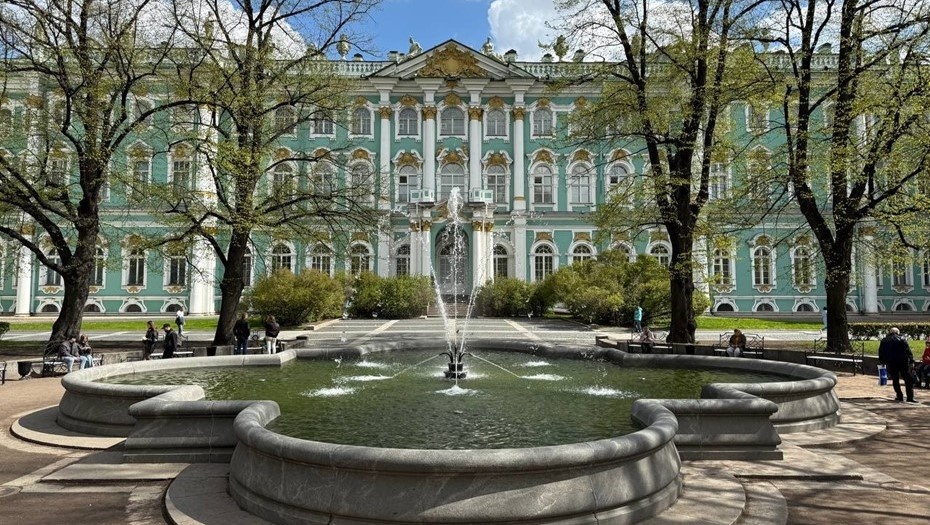    Фонтан у Эрмитажа. Автор фото: ГУП "Водоканал Санкт-Петербурга"