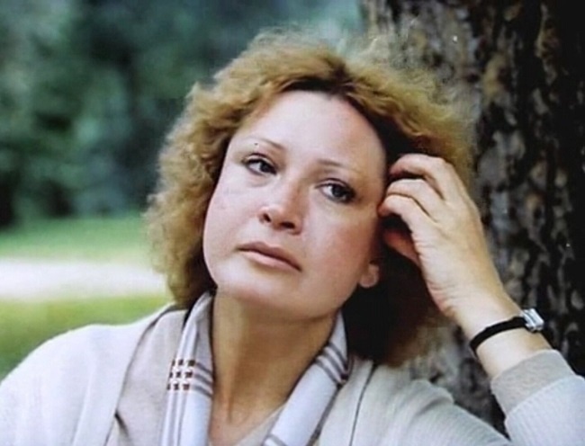 Кадр из фильма «Поездки на старом автомобиле» (1985). Скриншот.