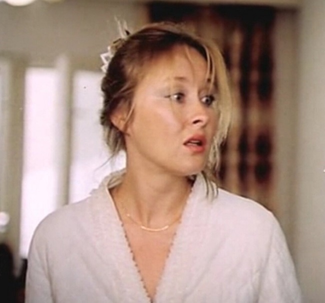 Кадр из фильма «Поездки на старом автомобиле» (1985). Скриншот.