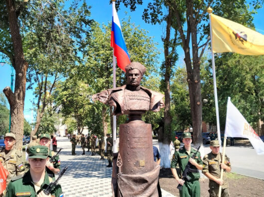    памятник Крейзеру в Новочеркасске // фото: пресс-служба Правительства Ростовской области