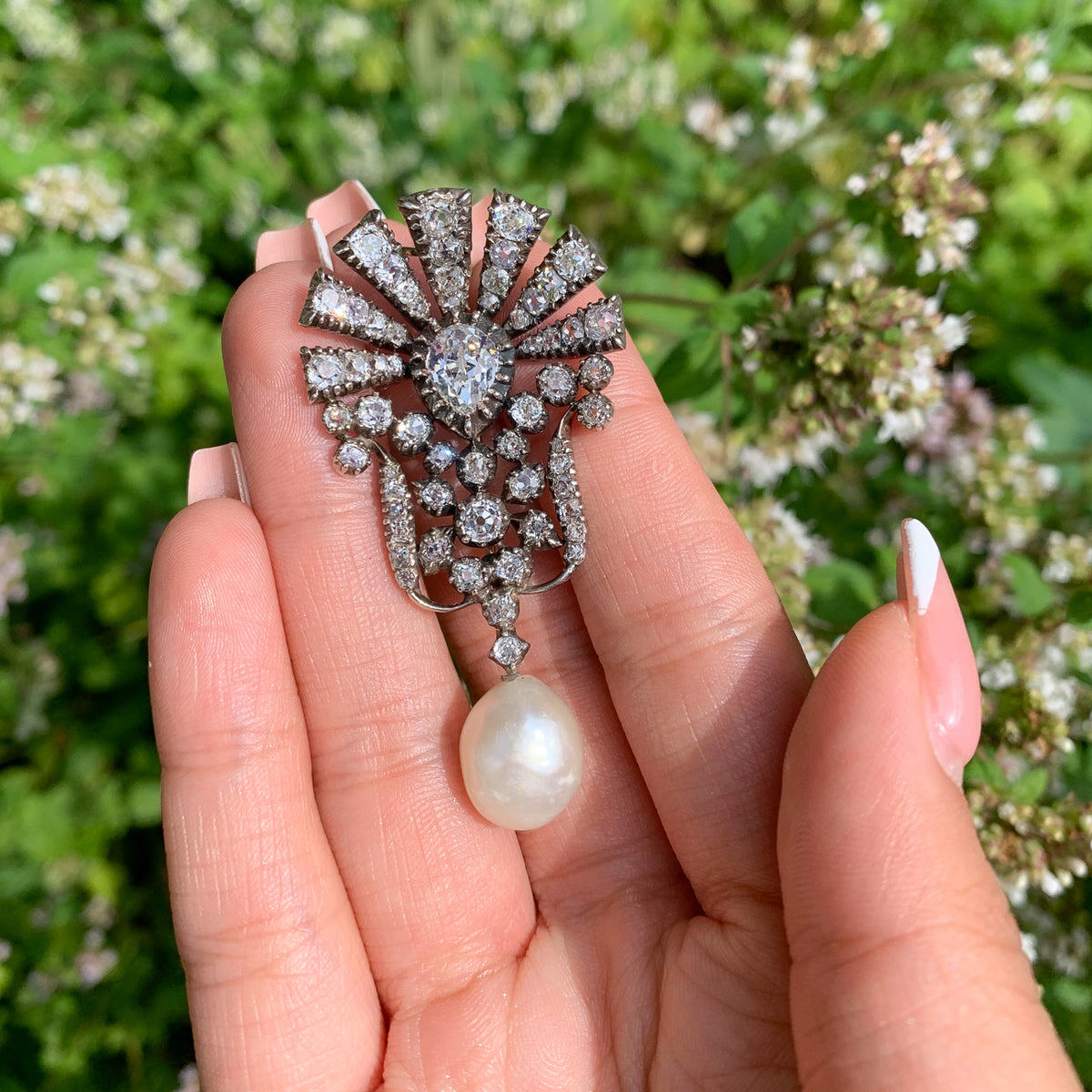 Источни: antiquejewelleryonline.com