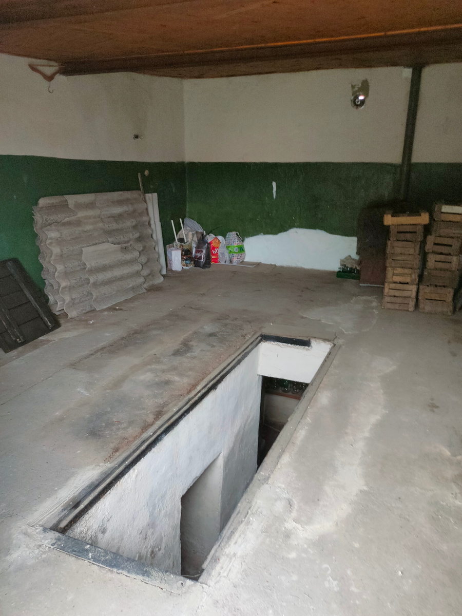 Старый гараж