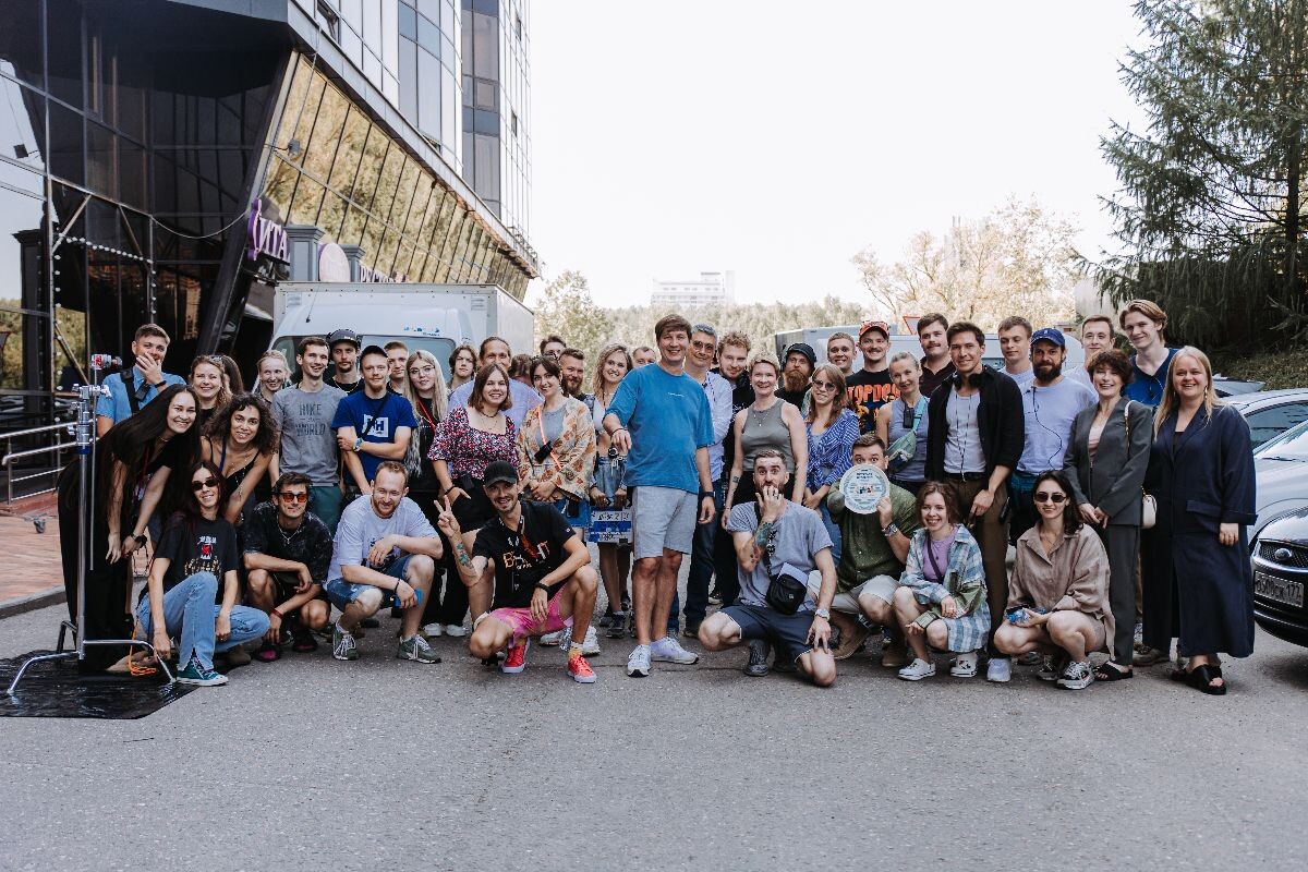 Команда сериала «Остаться друзьями»