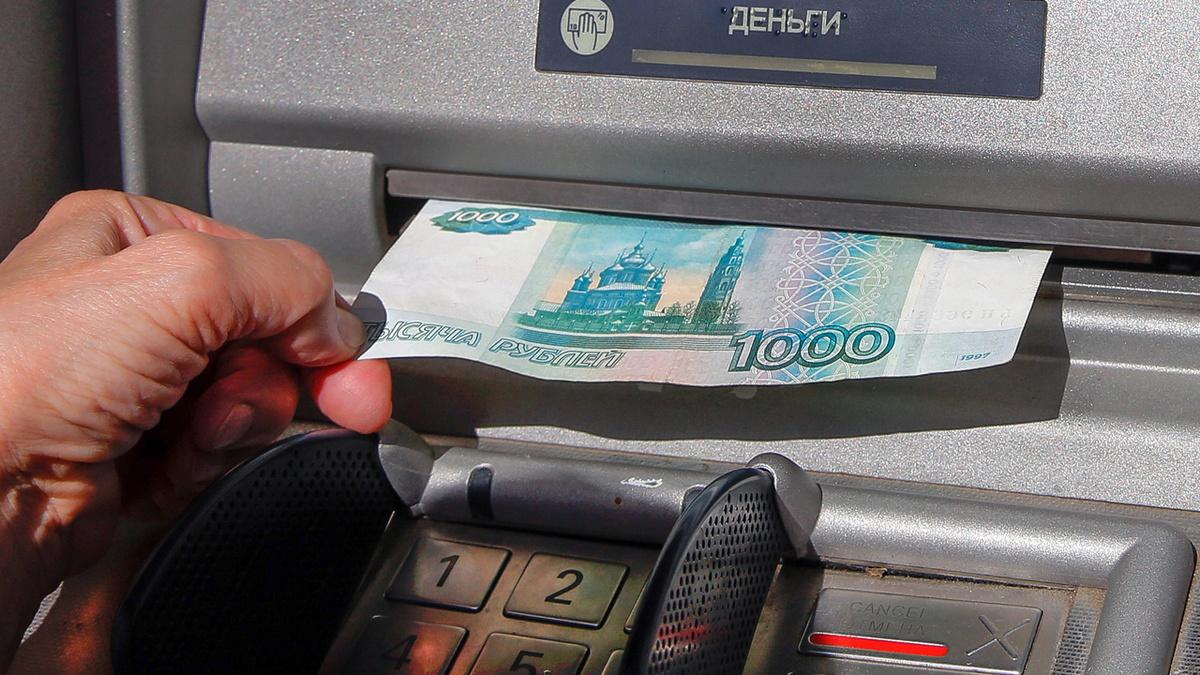 С 1 сентября банкоматы станут умнее: деньги просто так больше не отдадут