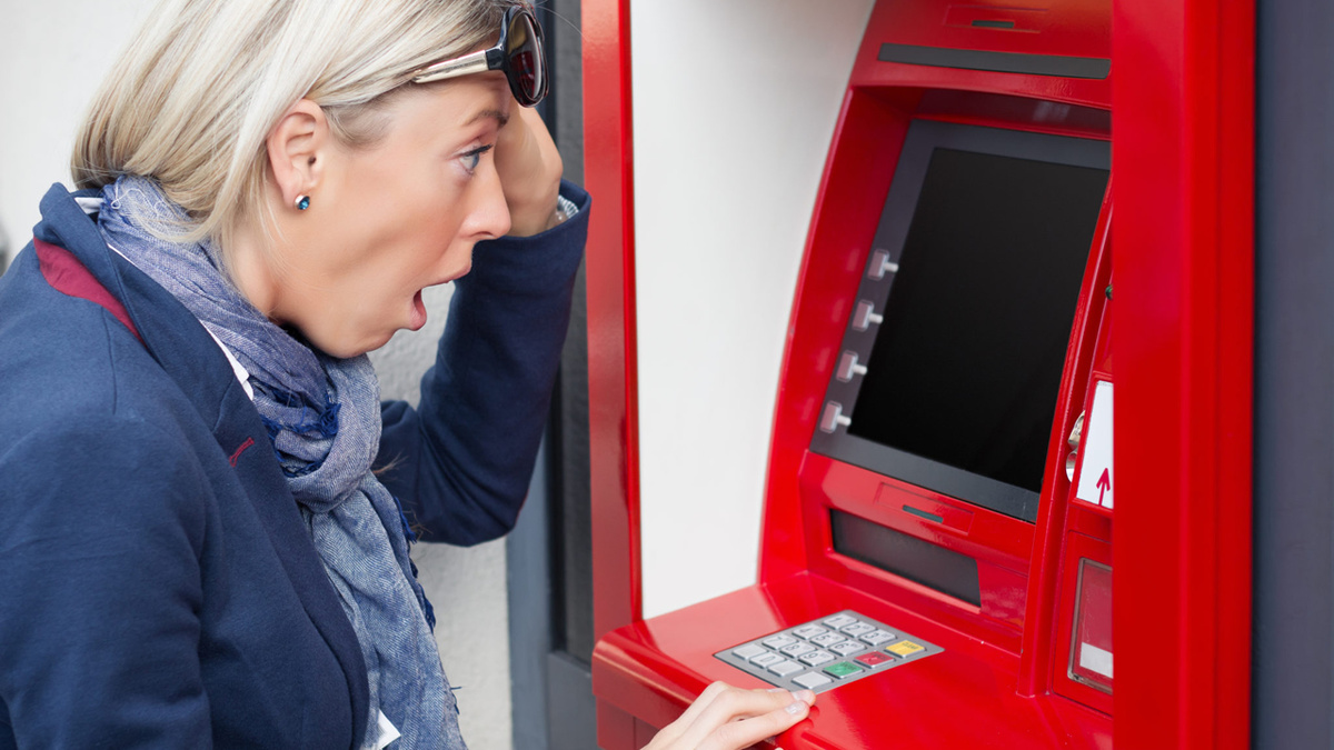 Лимит в 50 тысяч рублей: автомат сам притормозит операцию