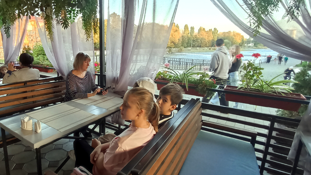 Кавказская кухня. ул. Пашковского, 2А, Владикавказ. Очень уютное местечко - Старый мост