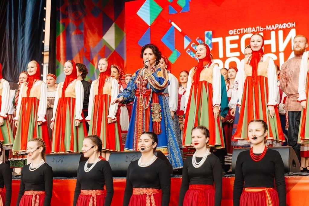    Фестиваль "Песни России" пройдет в воскресенье, 29 июня, начало в 19 часов.