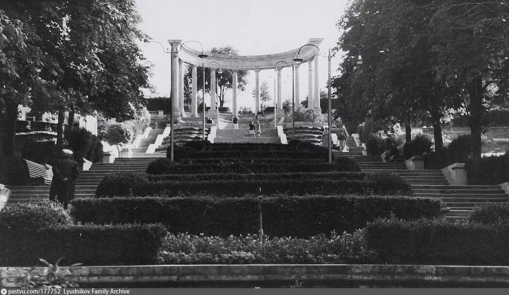 Так Каскадная лестница выглядела в 50х-60х годах