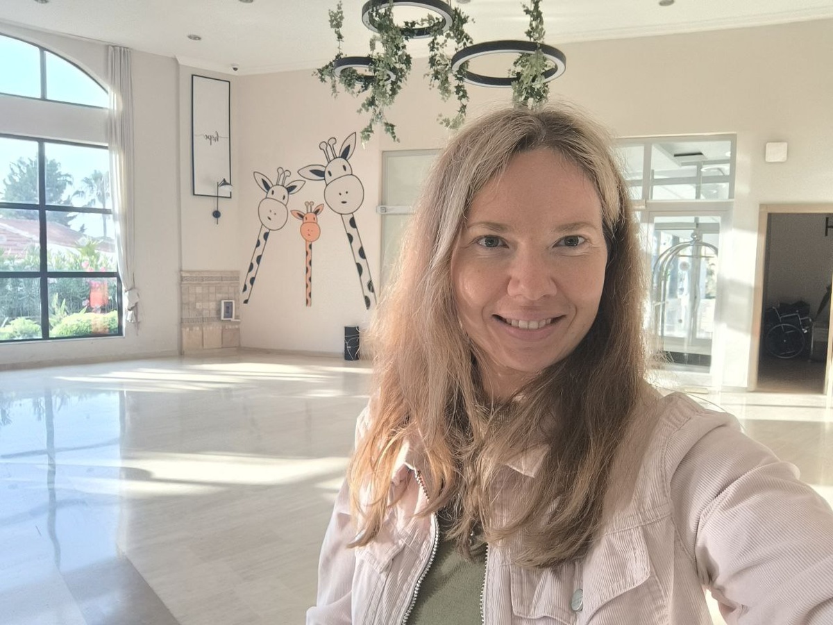 В холе отеля