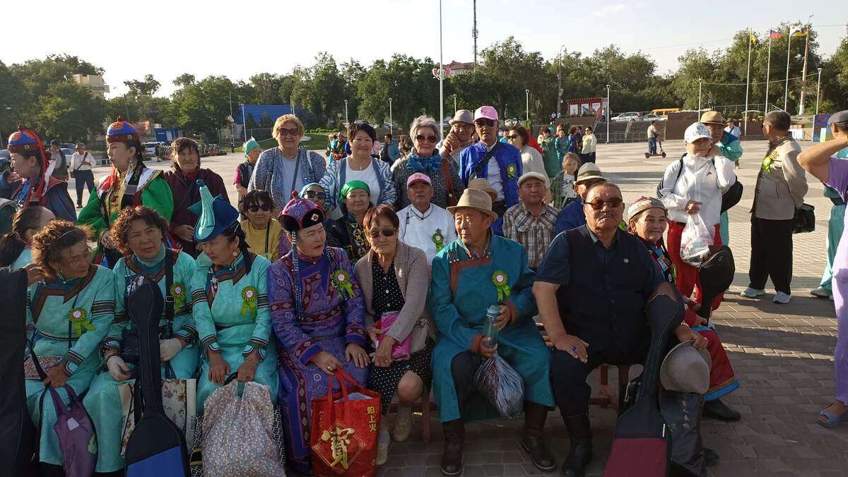 Я со своими соплеменниками.