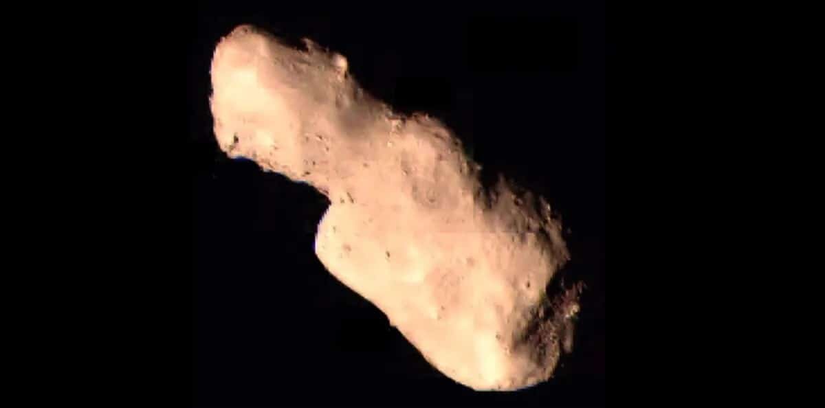    Снимок астероида (4179) Таутатис, сделанный китайским зондом «Чанъэ-2» / © Yun Jiang, Jianghui Ji, Jiangchuan Huang, Simone Marchi, Yuan Li and Wing-Huen Ip