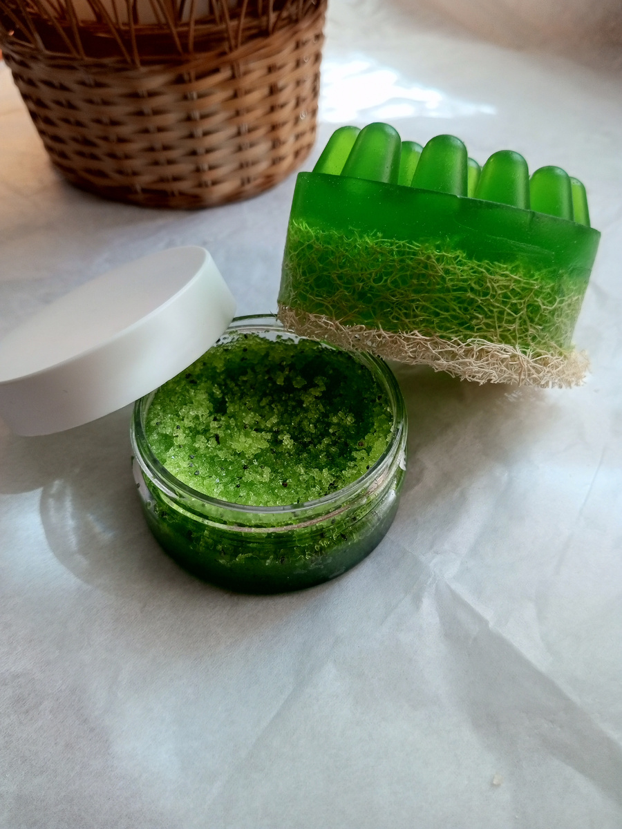 Мыло и скраб для тела, моя работа. 