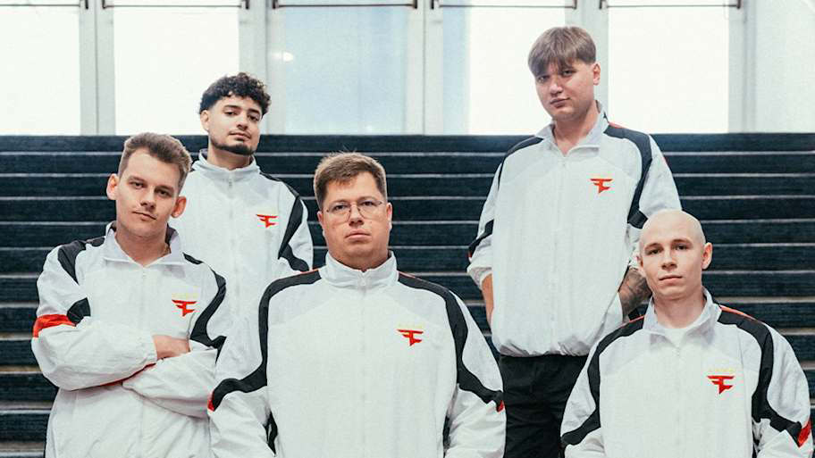 Simple в новой форме Faze.