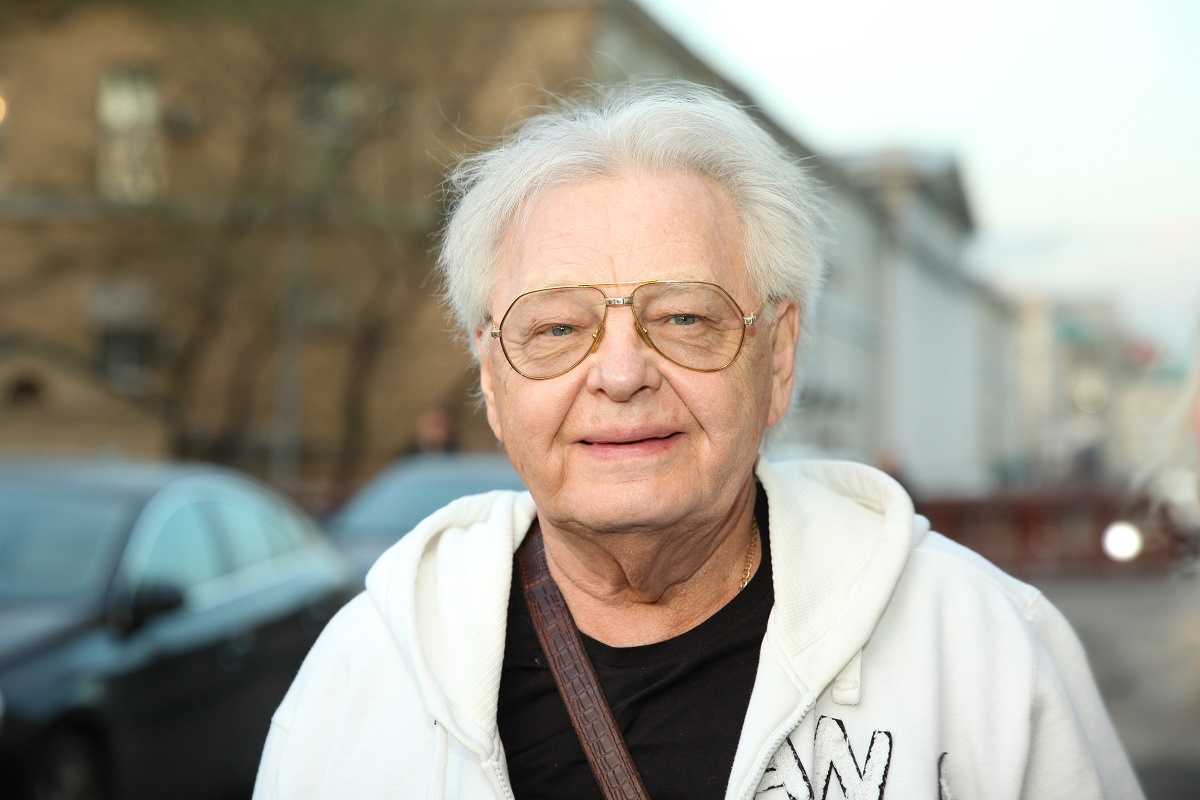    Единственное, что иногда беспокоит Юрия Антонова, - это метеозависимость