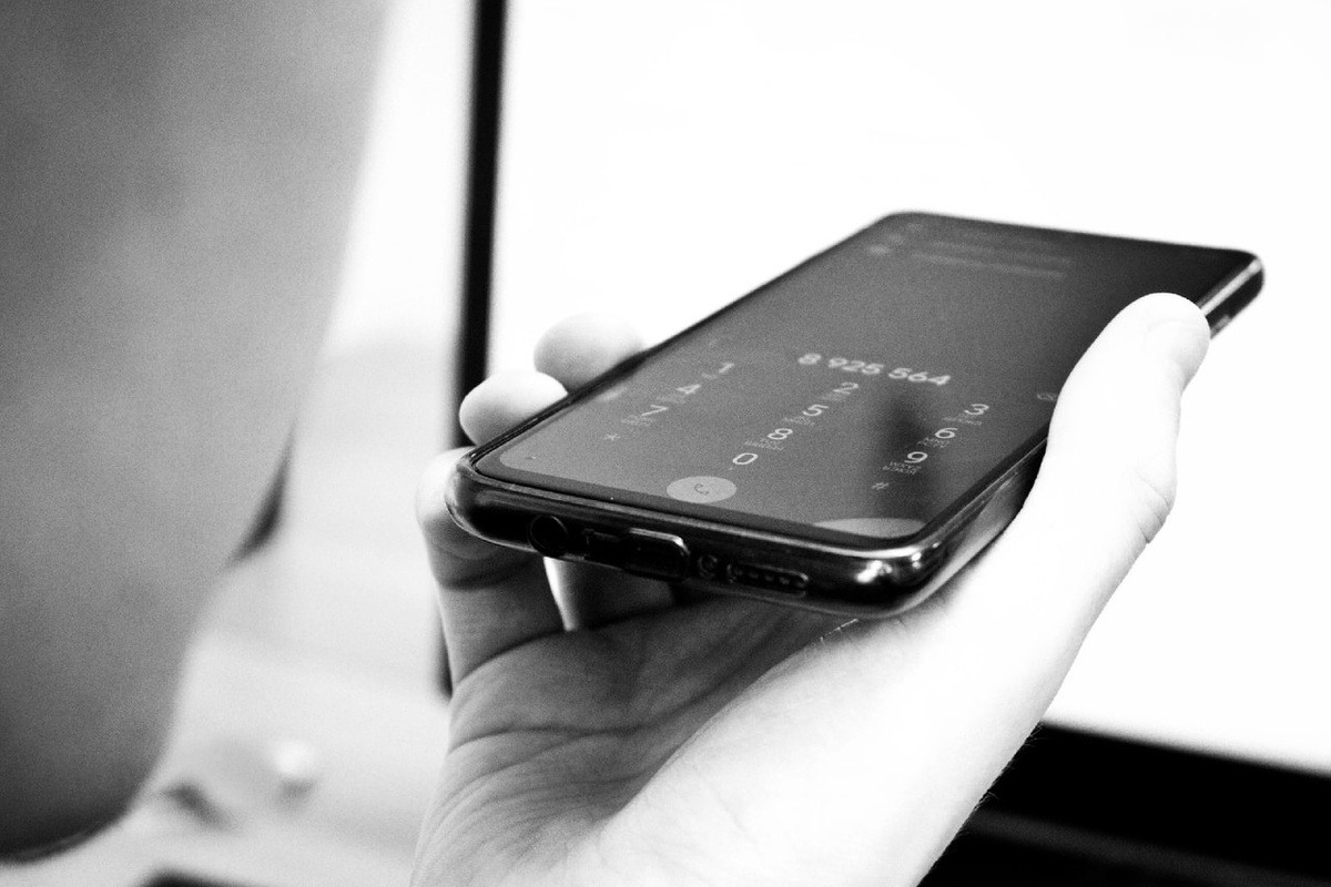    Телефонные мошенники. Фото: Эдуард Тур.