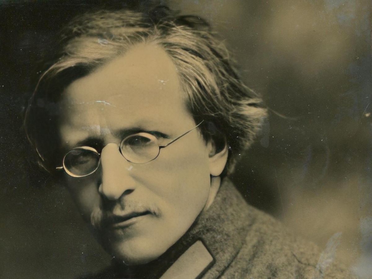 Владимир Антонов-Овсеенко.