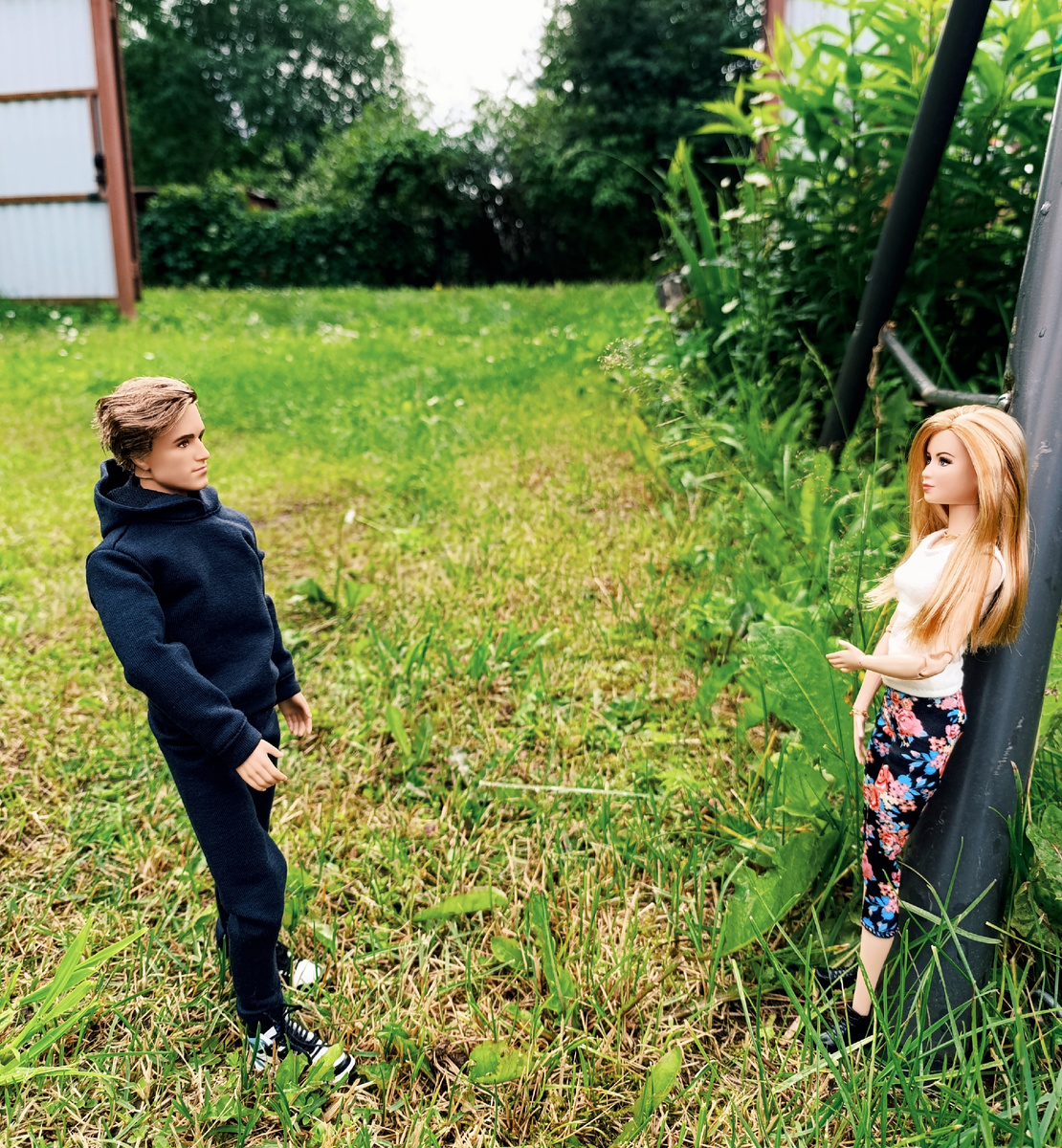 Ей стало интересно узнать подробности столь внезапного его исчезновения. Ведь все это время она считала ,что он просто нашел себе другую и чтобы избежать лишних разборок решил уехать ничего не сказав.