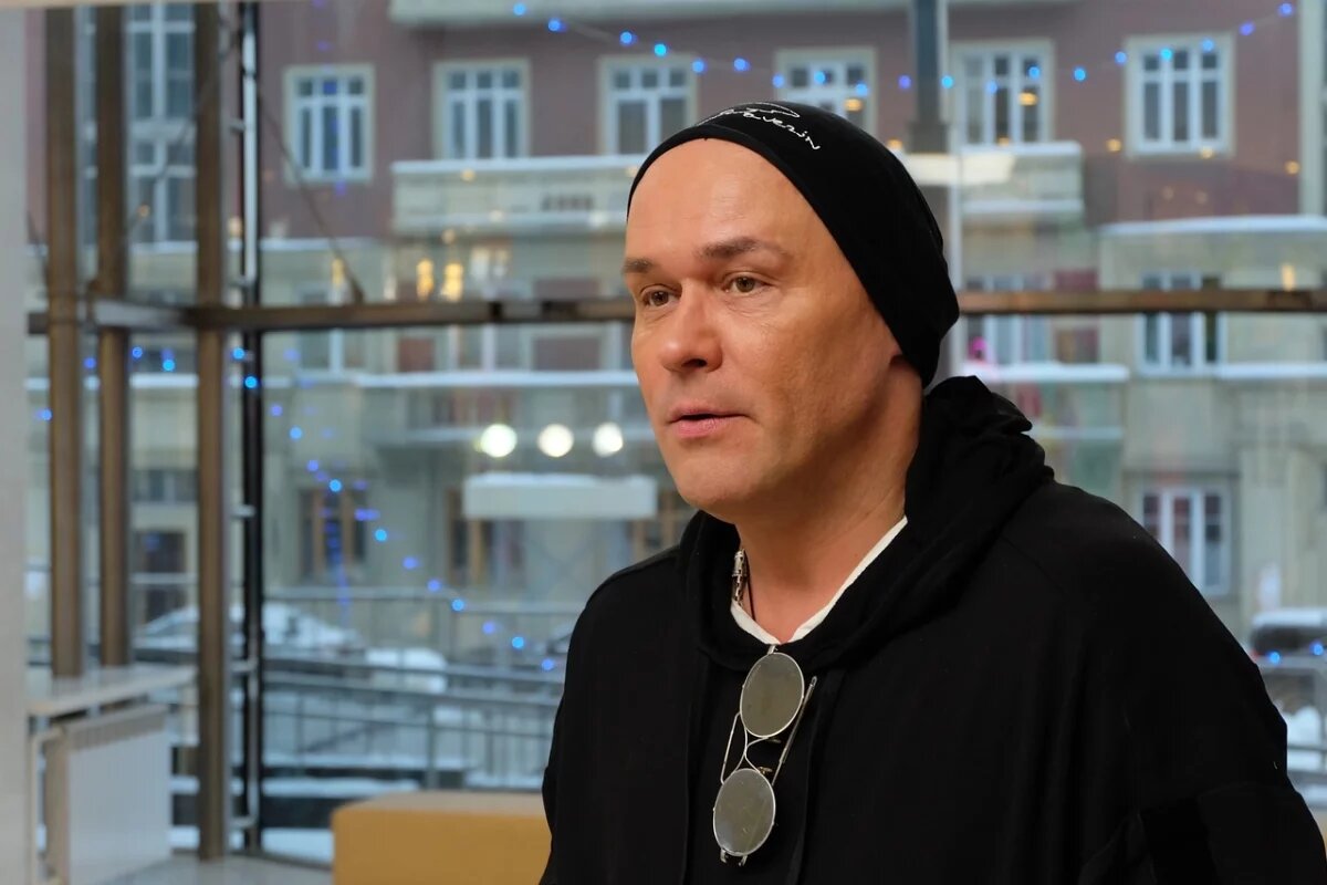    Аверин рассказал, что считает своими детьми студентов своего курса в Щуке