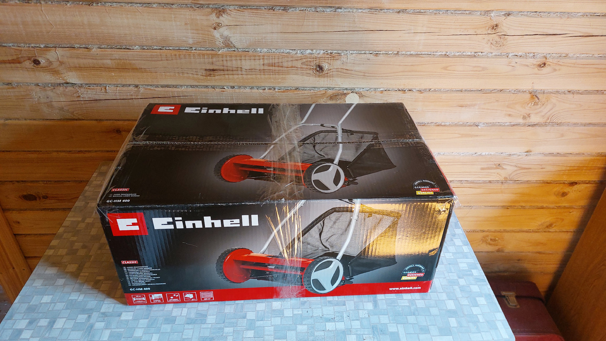 Коробка с механической газонокосилкой "Эйнхелл"