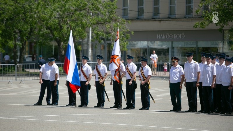    Прошёл марш с флагами Фото: Валерия Алтухова / / ИА «Победа26»