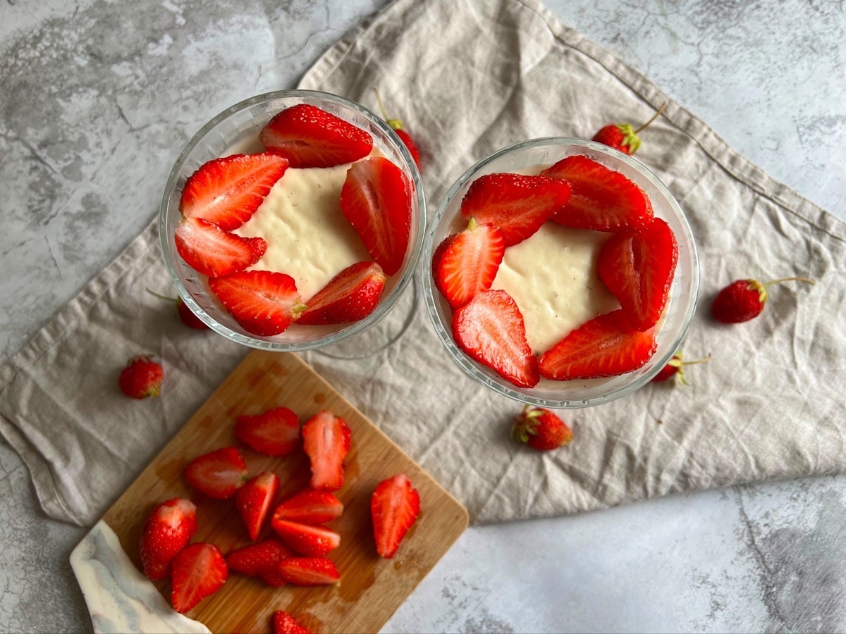 Клубничная панна котта. Фото: Сладкий Персик 