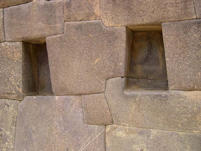 Фото полигональной кадки в Южной Америке