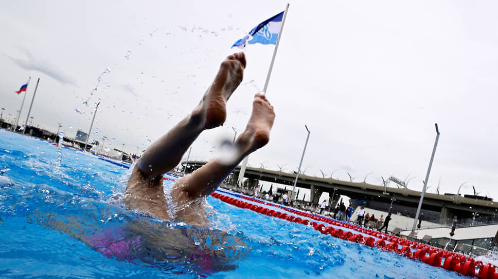 Открытие первого в Санкт-Петербурге всесезонного 50-метрового открытого бассейна «Бассейн у Флагштока».📷Фото: Алексей Смагин / Коммерсантъ