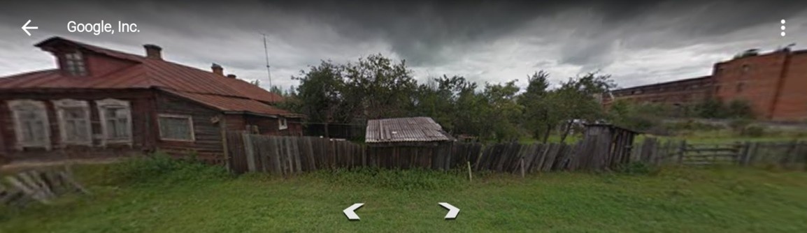 Скрин из Гугл карты, других фотографий дома и участка на момент покупки не сохранилось.