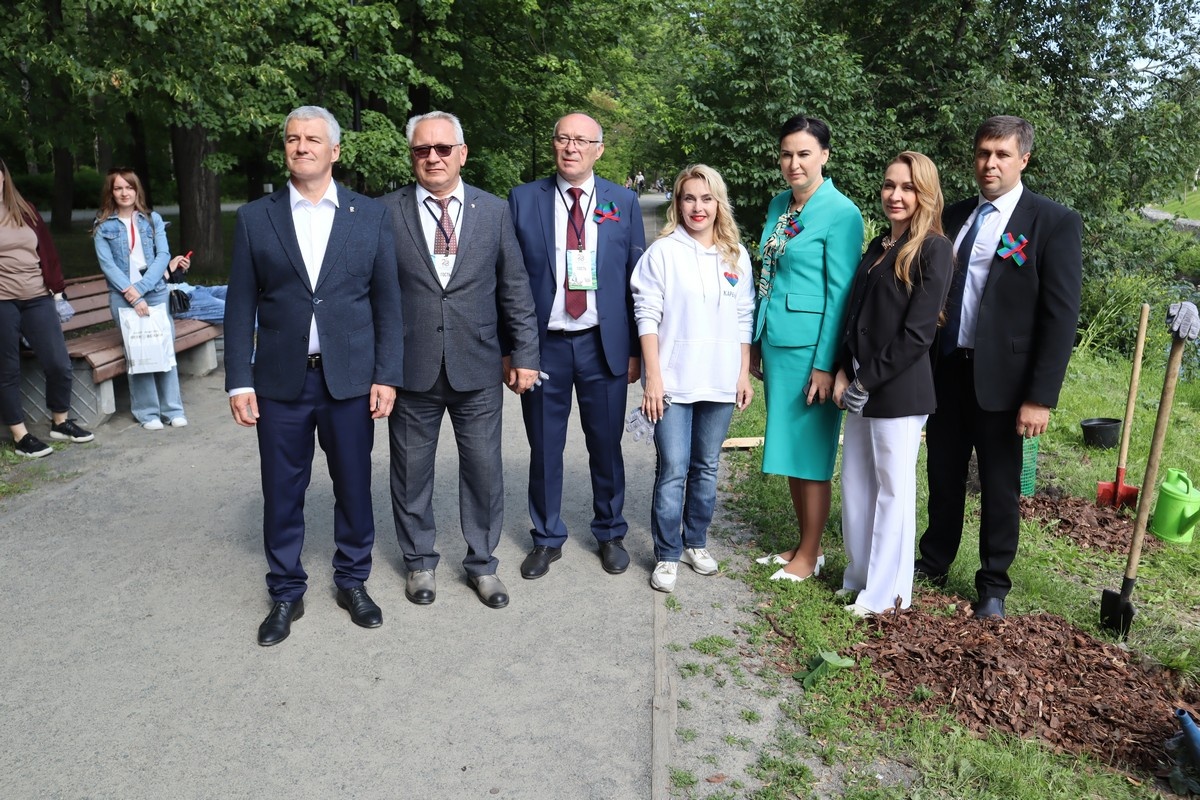    Акция «Дерево Победы» в Петрозаводске. Фото: «Республика»/Максим Смирнов