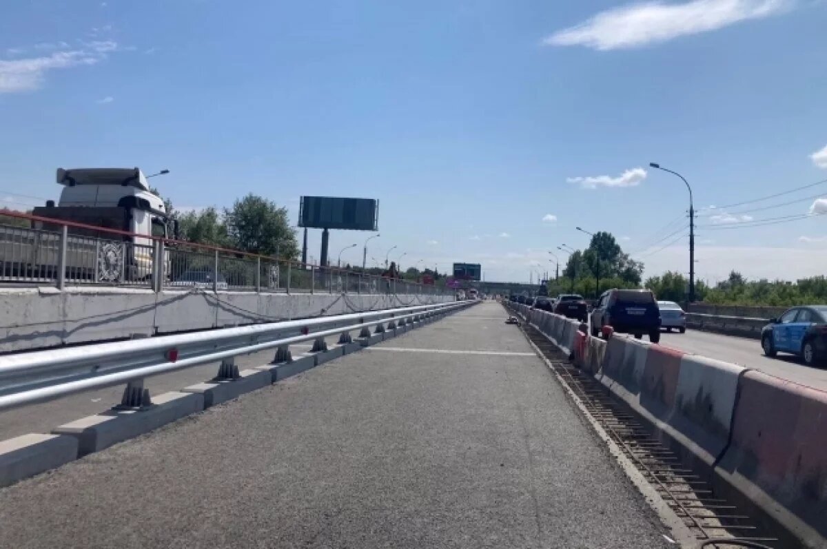    В Новосибирске временно закроют центральную полосу моста через Иню