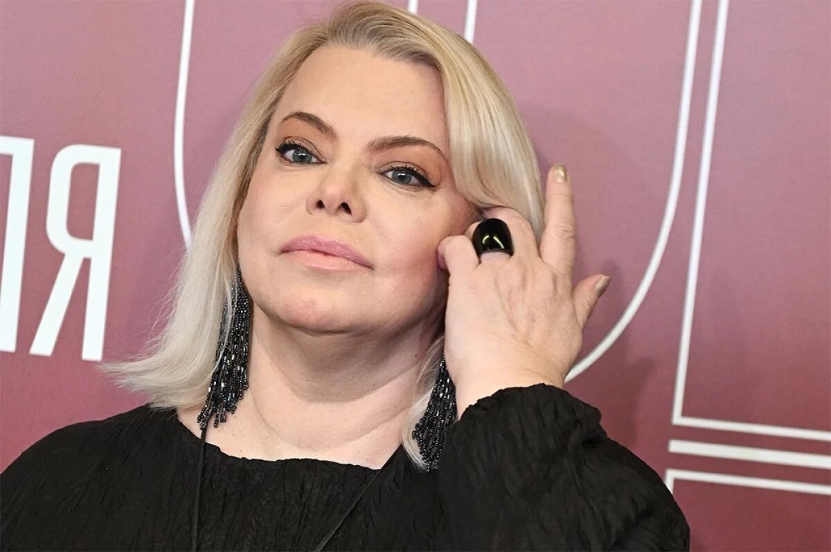    Яна Поплавская.