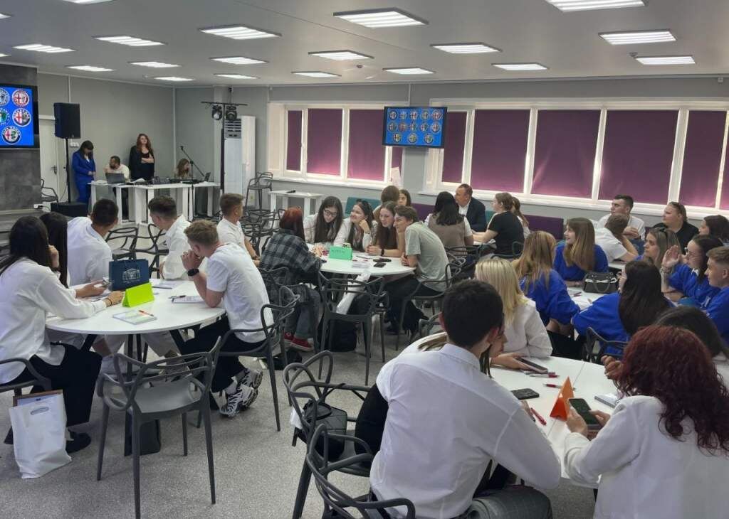 Листайте вправо, чтобы увидеть больше изображений