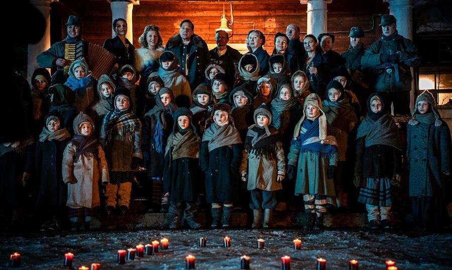 Некоторым детям сложно давались сцены, когда нужно было есть пищу военного времени. Актёрам готовили очень жидкое пюре, давали чёрный хлеб и воду. 