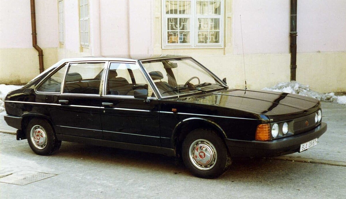 Стандартная Tatra 613-4