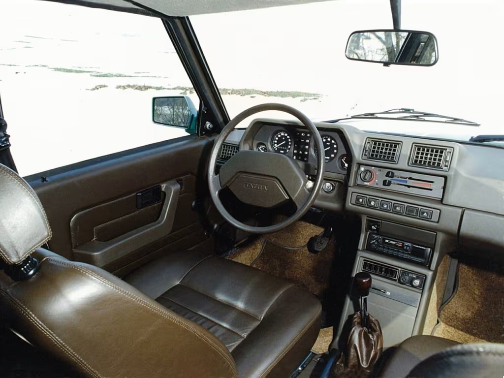 Интерьер стандартной Tatra 613-4