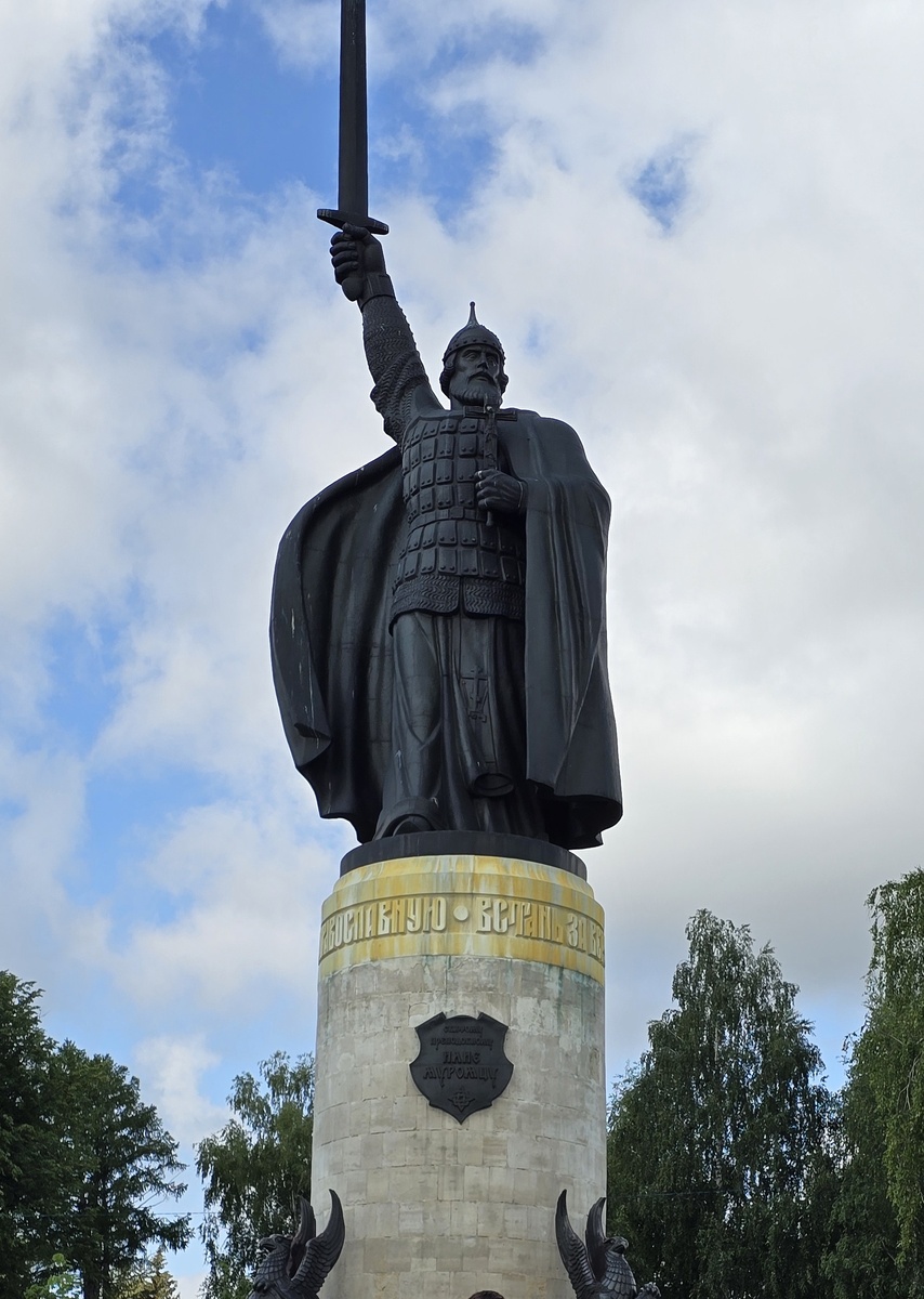 памятник Илье Муромцу