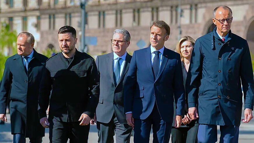 Они думают что этот парень будет таскать им каштаны из огня.