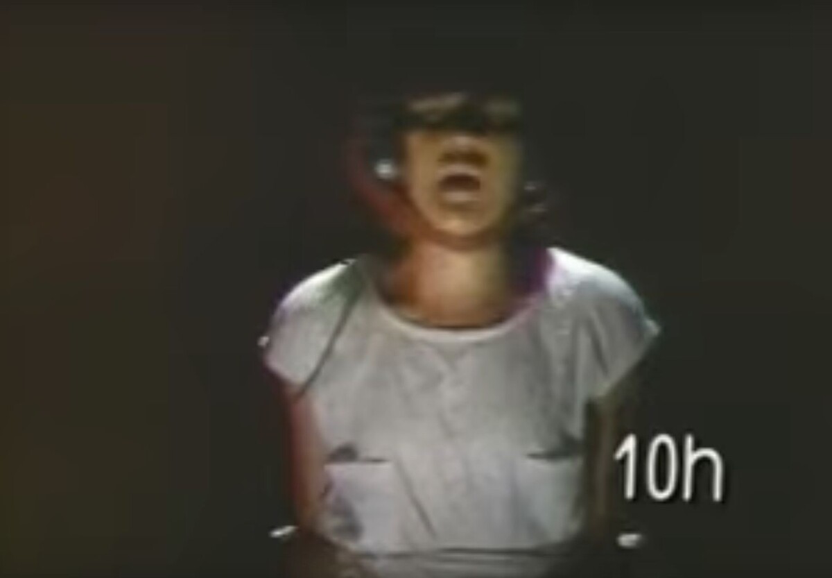 Нет, фильм не идёт 10 часов, а только 43 минуты, но при просмотре ощущение что сидел часа 3