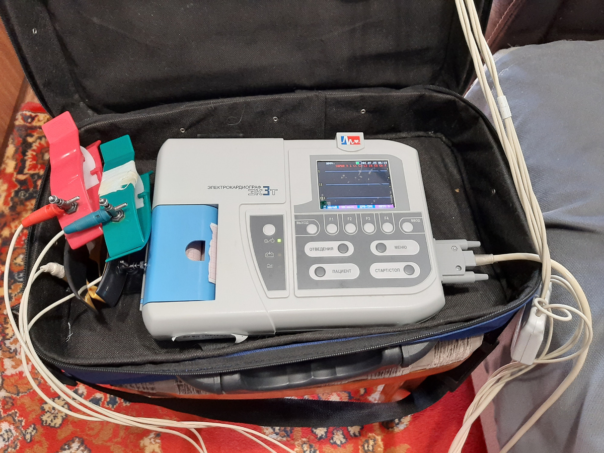 Приборчик старенький, но своё дело знает.