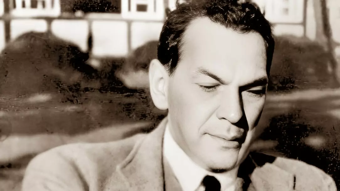 Рихард Зорге (нем. Richard Sorge, агентурный псевдоним «Рамза́й», «Инсон», «Зонтер», 1895—1944) — немецкий журналист, дипломат, советский разведчик нелегальной резидентуры времён Второй мировой войны, резидент советской разведки в Японии (1933—1941). Герой Советского Союза (1964, посмертно).