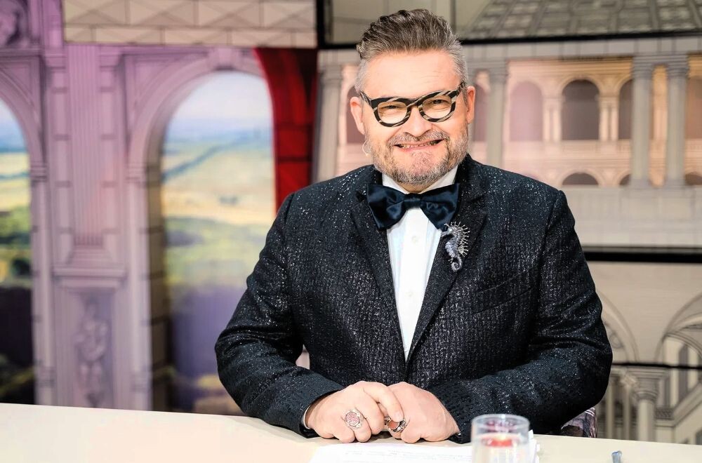 Александр Васильев был одним из популярных телеведущих на телевидении РФ