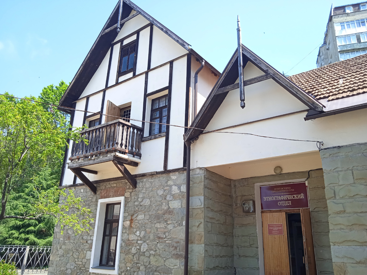 А через шесть был открыт для посетителей. Фото автора.