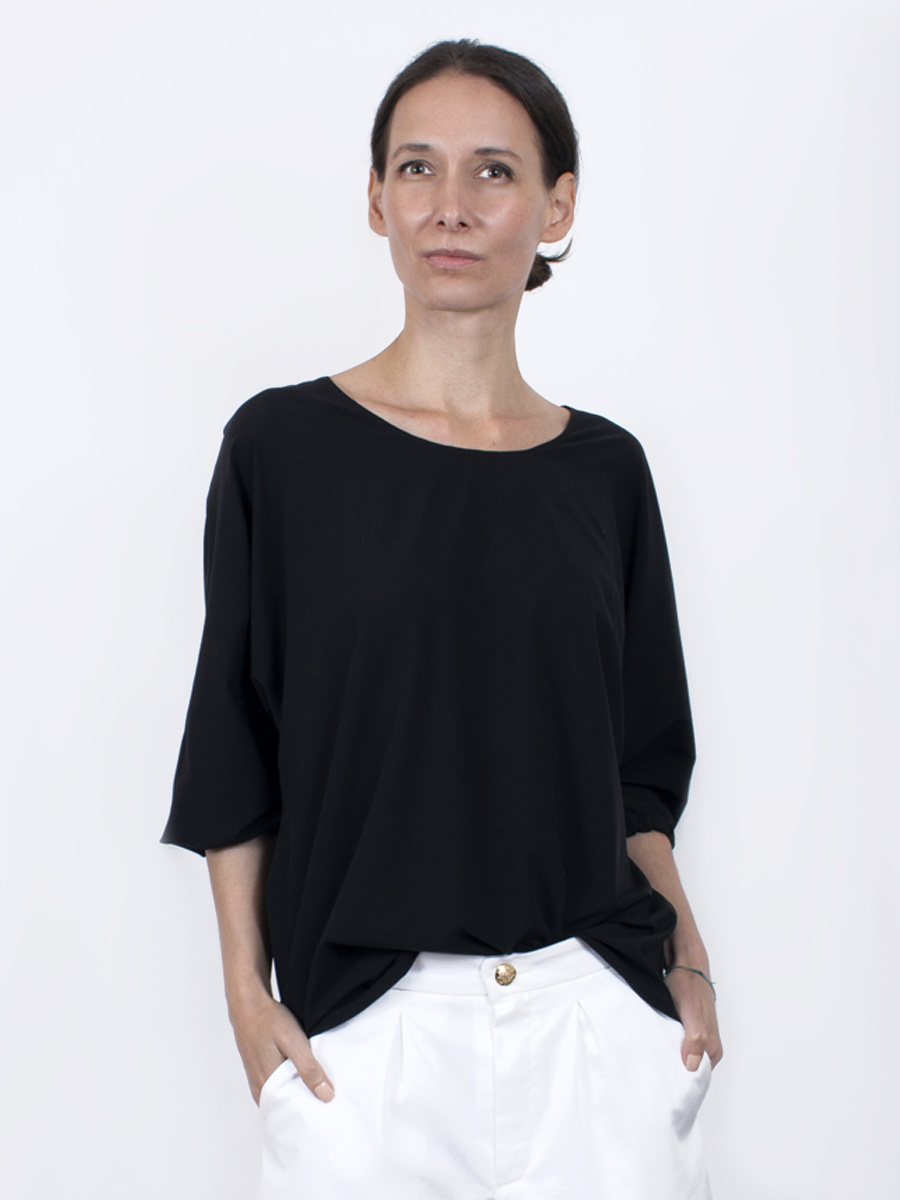 Модный образ в стиле олд мани блузка женская и шорты свободного кроя