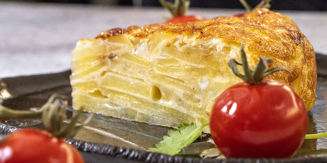Картошка + яйца = испанский омлет. Сытный завтрак для всей семьи. Хорошее настроение. Тортилья