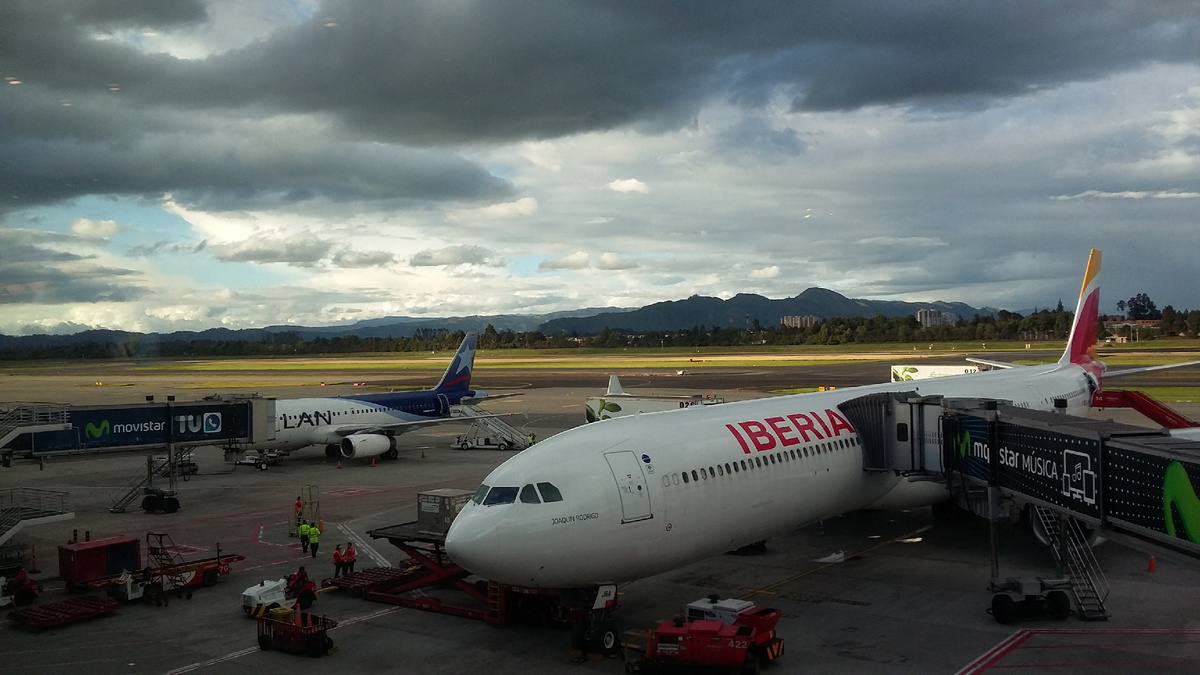 Менее 27 тыс. рублей до Боготы и обратно – хорошая цена даже для 2016 года. Добиться ее удалось, добавив в конце лишнее плечо – до Новосибирска 